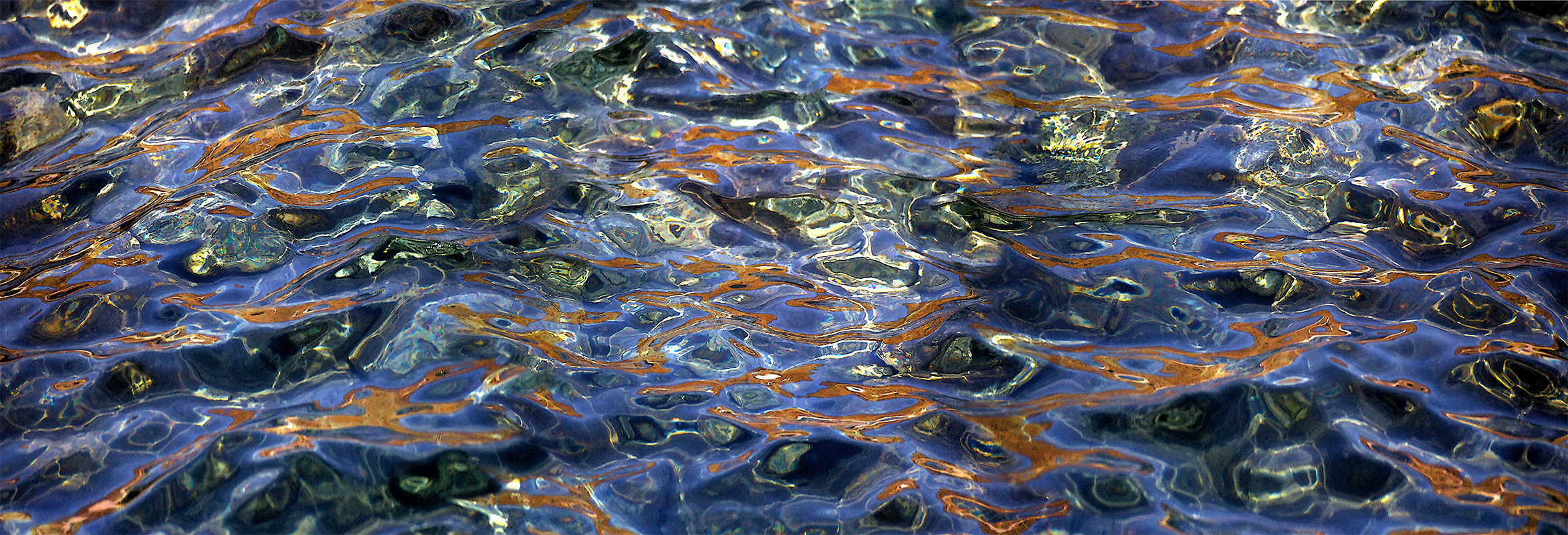 Magic Water - Violettblau mit Oxidrot-Spiegel
